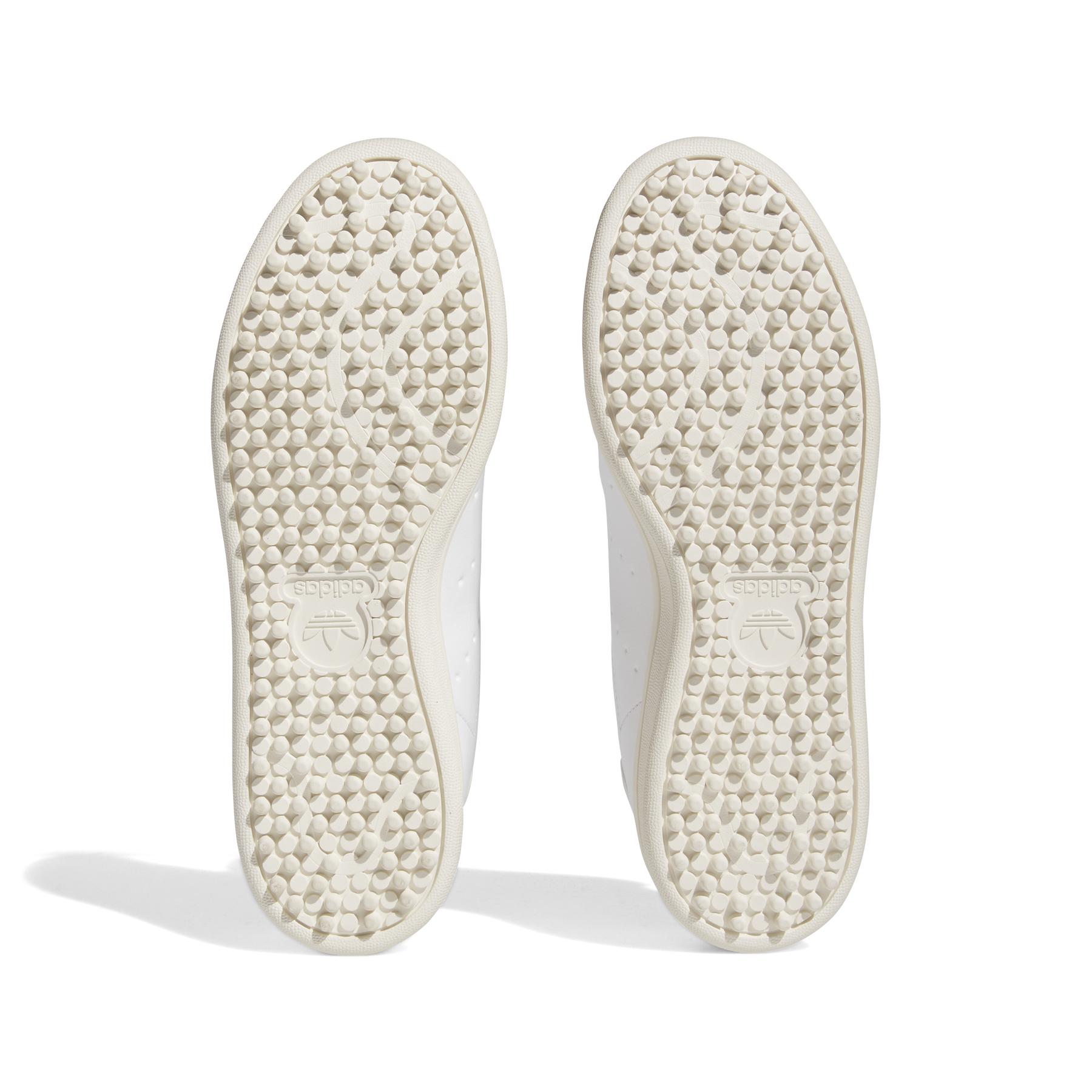 product/a/d/adidas_id4950_4_footwear_photography_bottom_view_white.jpg